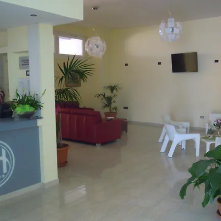 Happy Hotel