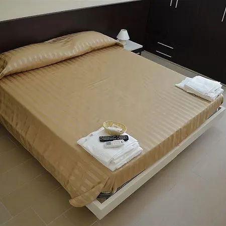 Happy Otel