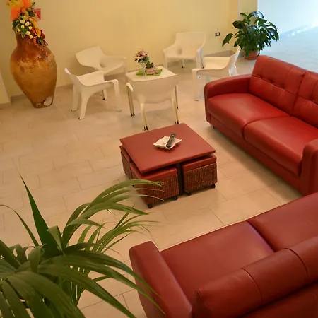 Happy Hotel
