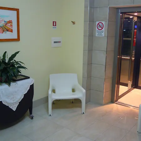 Happy Hotel Battipaglia