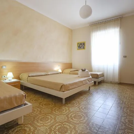 Hotel Happy 3*