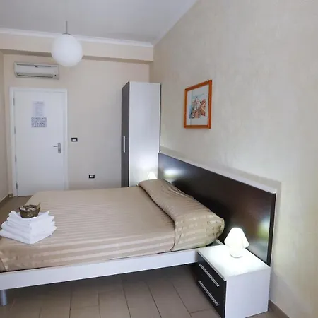 Happy Hotel 3*