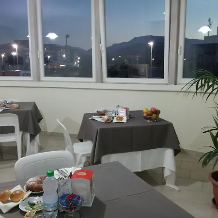 Happy Hotel 3*
