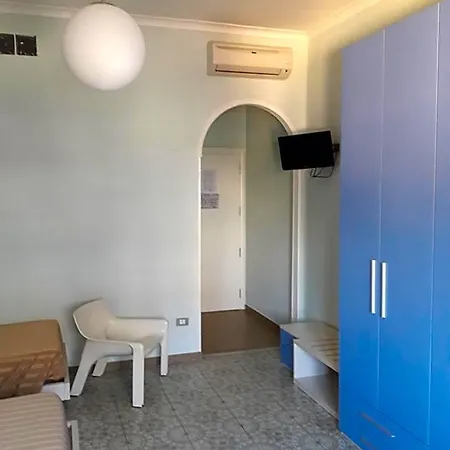 Happy Hotel 3*