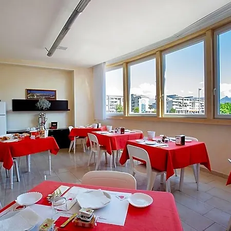 Happy Hotel 3*