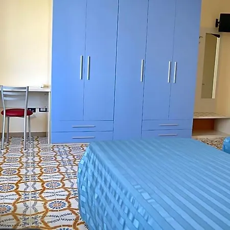 Happy Hotel 3*
