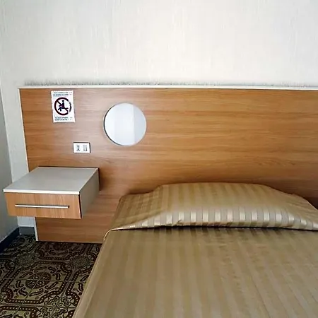 Hotel Happy 3*