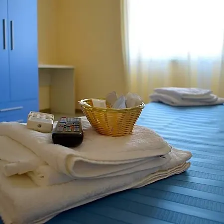 Happy Hotel 3*