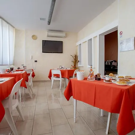 Hotel Happy 3*